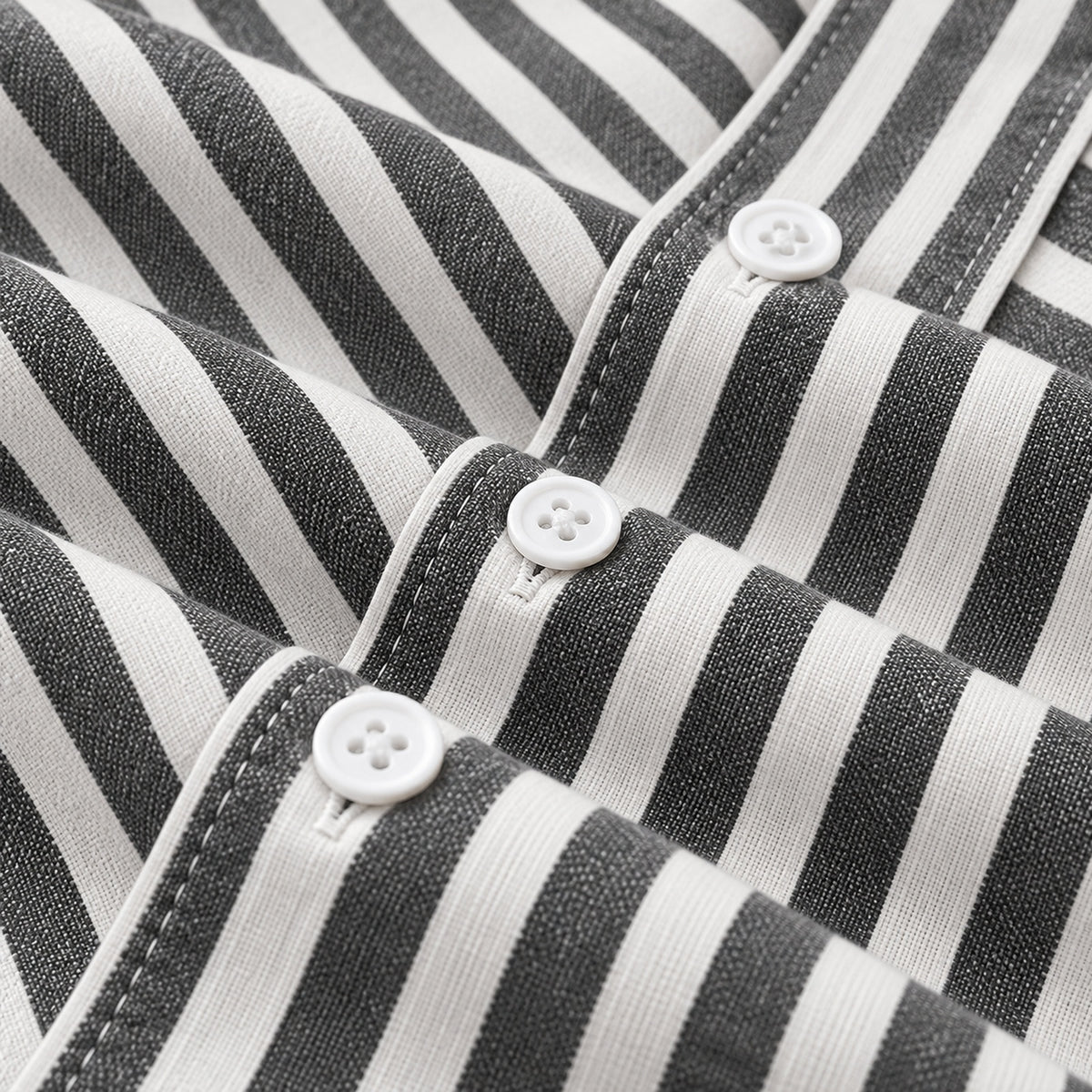 Men's black and white striped loose casual long-sleeved shirt